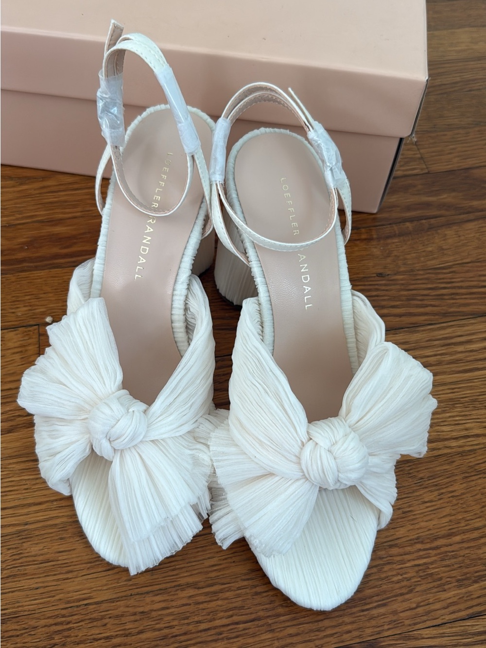 Loeffler Randall NIB white shoes, 6
